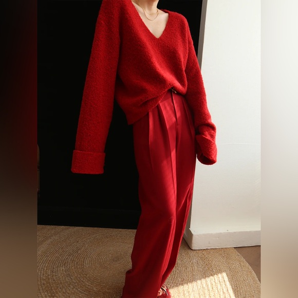 Commense Knit Solid V-neck Long Sleeve Sweater - size XSmall - Picture 4 of 6